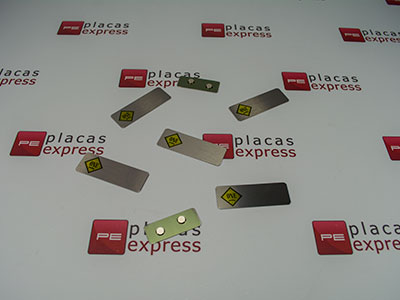 Crachá de aço inox
